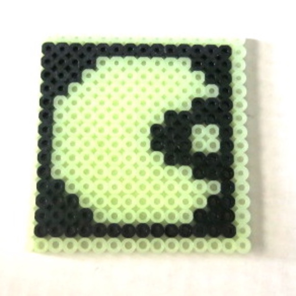 Perler Set of 4 Glow In the Dark Pac Man Coasters - Picture 5 of 6